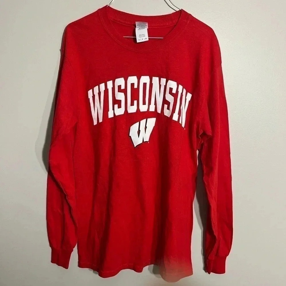 Gildan‎ Wisconsin Badgers Long Sleeve T-Shirt Red Mens Small NCAA Fan Apparel